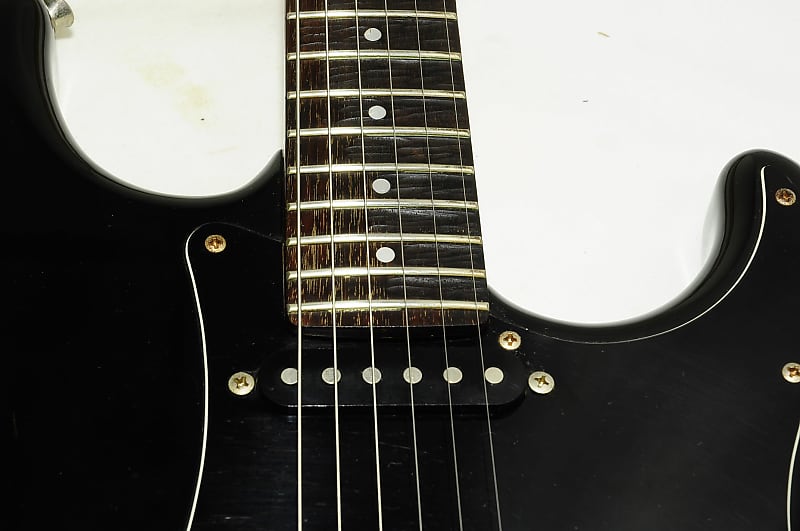 Fender Japan STM60 R Stratocaster E Serial Electric Guitar Fender Japan STM60 R Stratocaster E Serial Electric Guitar
