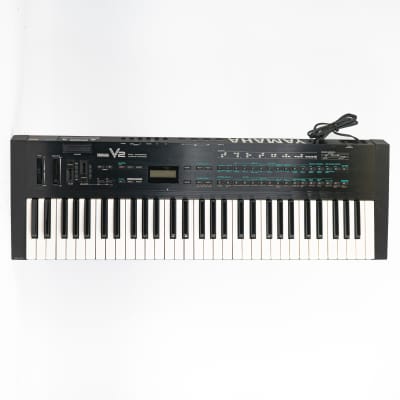 Yamaha V2 / DX11 - 61-Key 8-Voice Polyphonic Synthesizer Keyboard with Gigbag