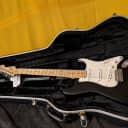 FENDER STRATOCASTER 2005 MADE IN USA WITH CASE BLACK
