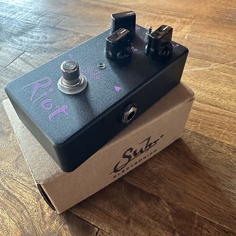 Suhr Riot