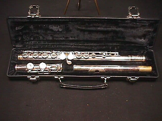 A Gemeinhardt Model 22SP Silver Platted Flute in it's | Reverb