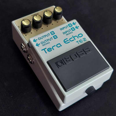 Boss TE-2 Tera Echo