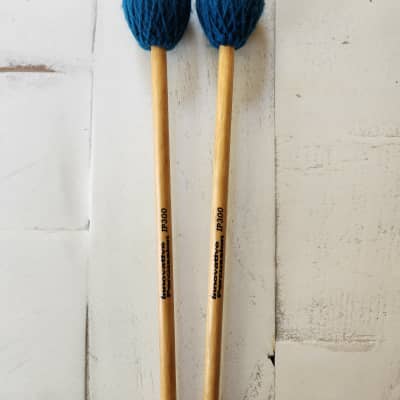 Innovative Percussion IP300 Medium-hard Marimba Mallets - Teal Yarn - Birch