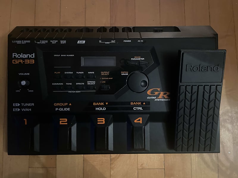 Roland GR-33 Guitar Synthesizer | Reverb Canada
