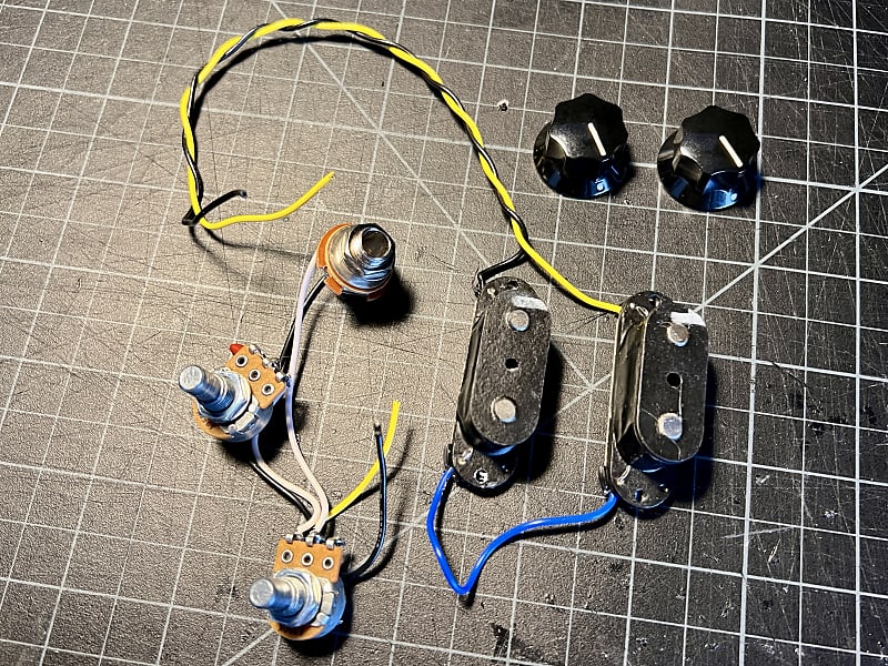 Squier Classic Vibe '60s Mustang Bass Pickup Set Reverb