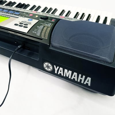 YAMAHA PSR-540 Synthesizer Arranger Workstation 61-Key