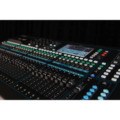 Allen & Heath Qu-32C - 38-In/28-Out Digital Mixing Console (Chrome Edition) image 6