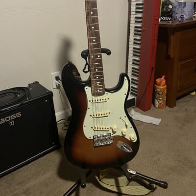 Fender  Vintera Stratocaster  2021 3 tone sunburst image 1