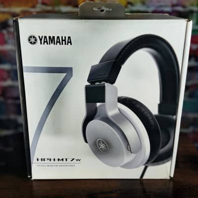 Yamaha HPH-MT7W Studio Monitor Headphones  - White