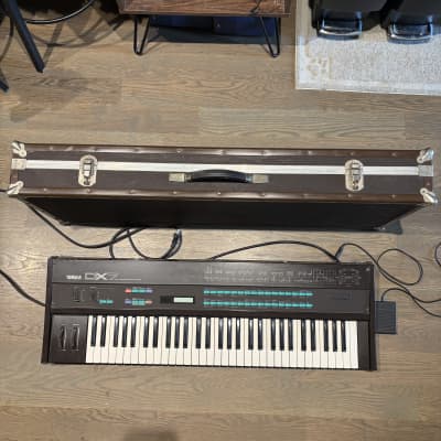 Yamaha DX7 Programmable Algorithm Synthesizer 1983 - 1987 - Black