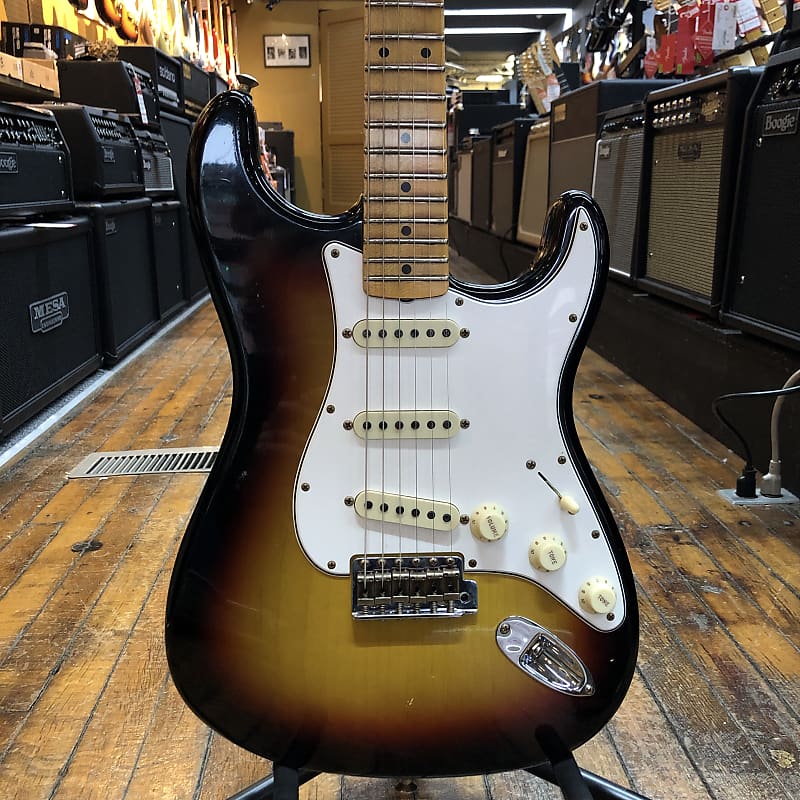 Fender Custom Shop Postmodern Stratocaster Journeyman - 3-Color Sunburst -  Eddie's Guitars