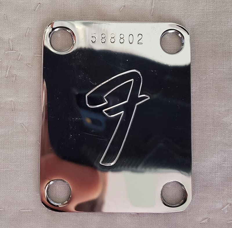 Fender P-Bass Neck Plate 1975 - Chrome | Reverb UK