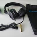 Sennheiser HD 25 DJ Headphones + travel bag
