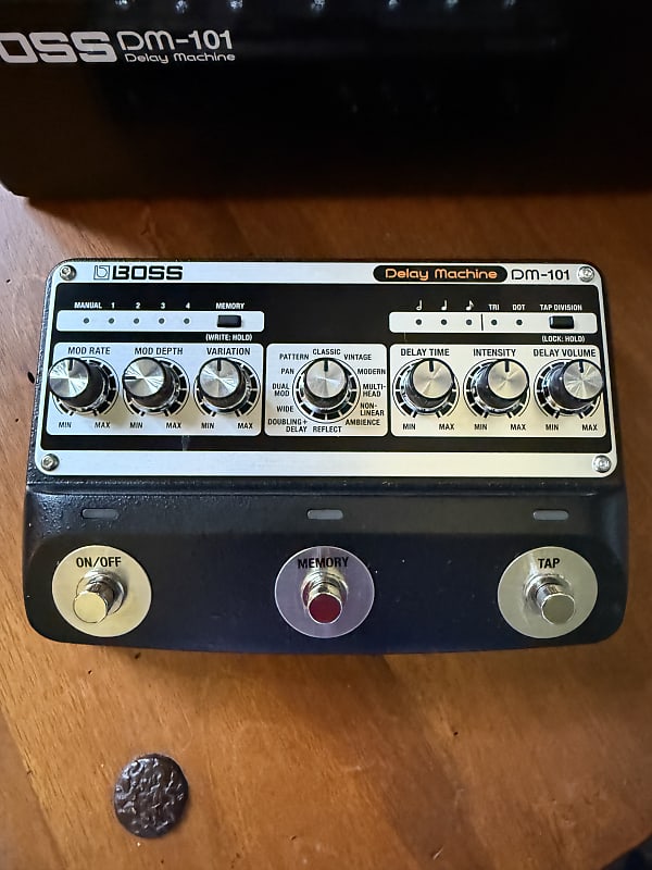 Boss DM-101