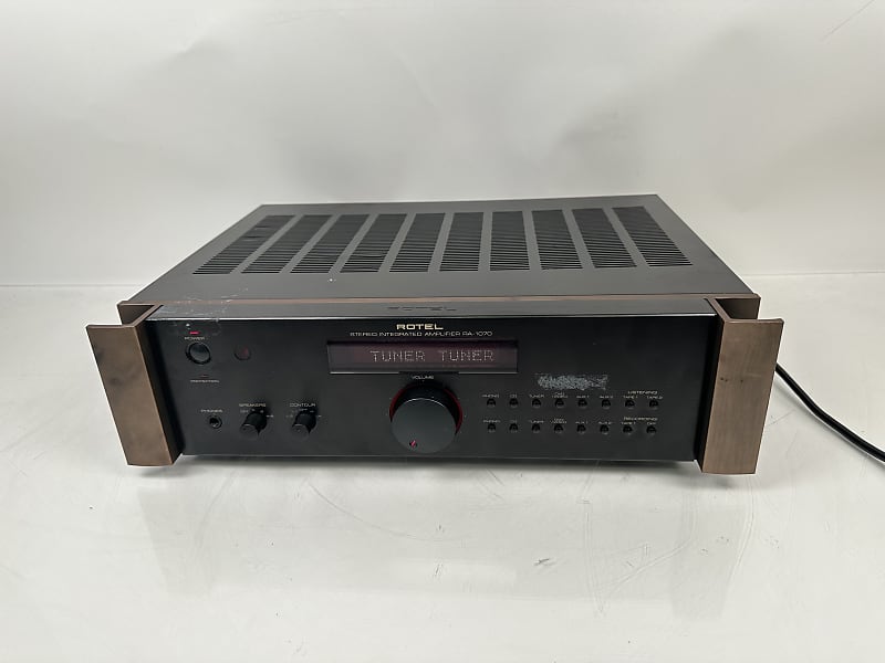 ROTEL RA-1070 本体のみ ROTEL RA-1070 Integrated Amplifier AC100V Working Properly