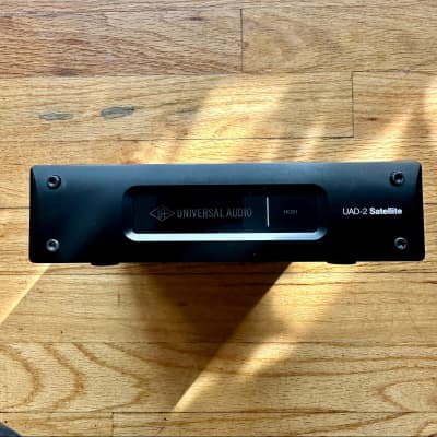 Universal Audio UAD-2 Satellite QUAD DSP Thunderbolt Universal Audio UAD-2 Satellite QUAD DSP Thunderbolt