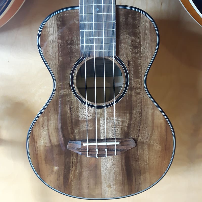 Breedlove 2025 tenor ukulele