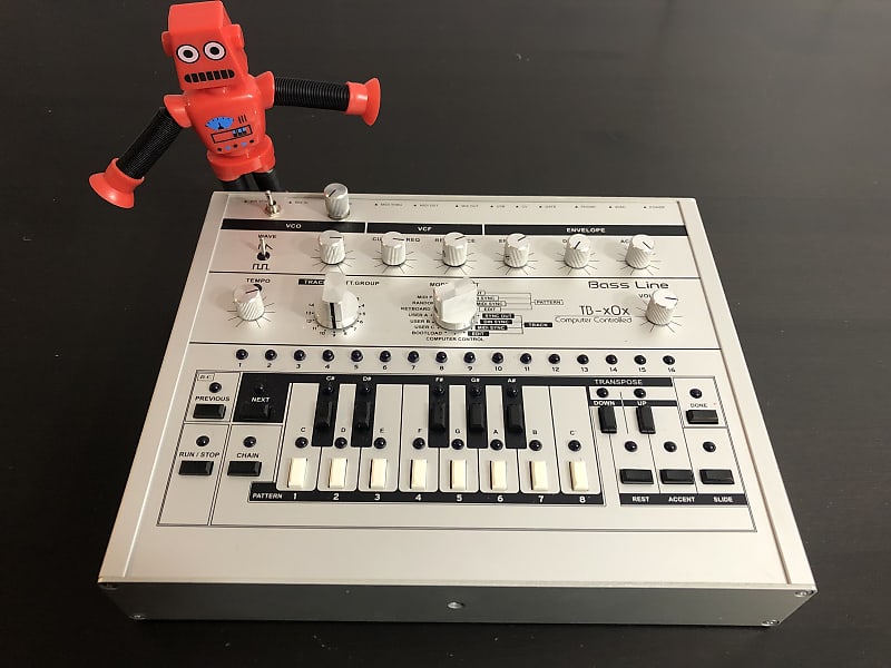 x0xb0x TB-x0x Analogue Transistor Acid Machine - Anodized Silver - Custom TB-303 Replica - Extremely Rare image 1