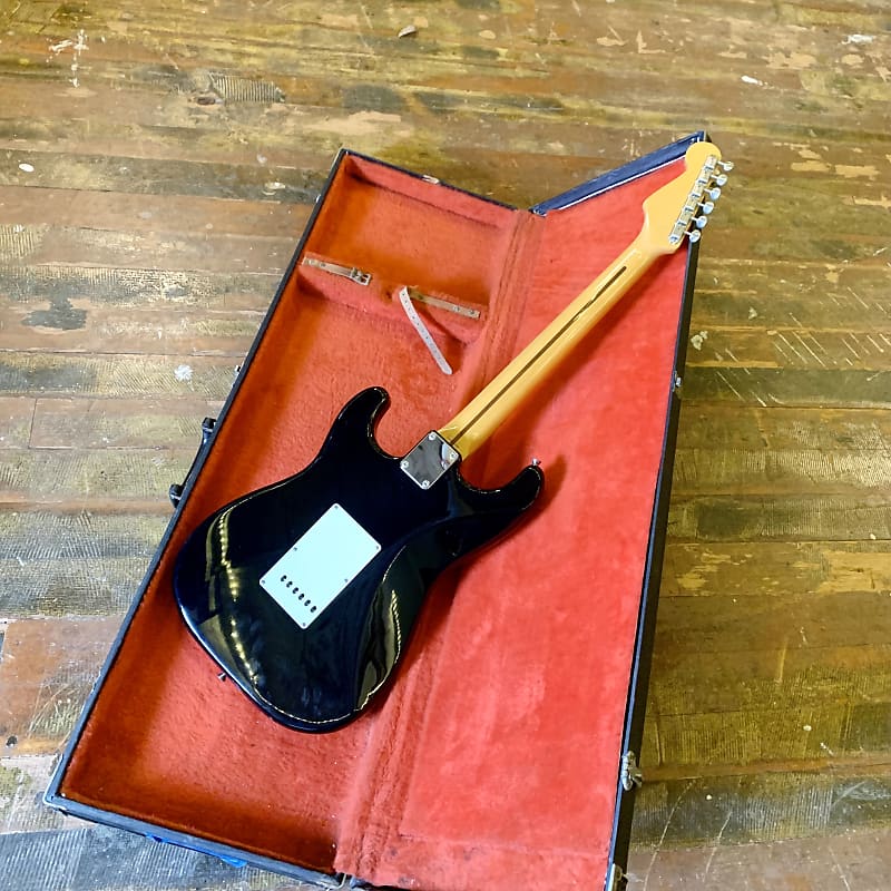 Fender Stratocaster ST57-70TX c 2004 Blackie original Fender Stratocaster ST57-70TX c 2004 Blackie original