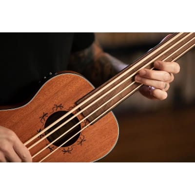 Ortega LIZZY-BSFL-GB Lizard Series Short Scale Uke Bass Natural Fretless Electro-Acoustic Bass Uke with Gig Bag image 3