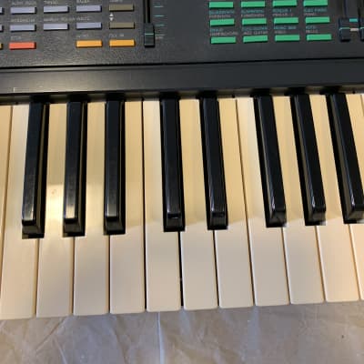 Yamaha PSR-16 FM Synthesizer – The Fuzzy Felt