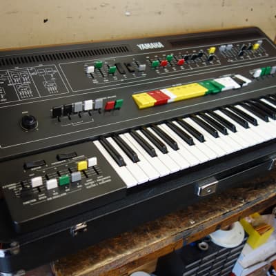 Yamaha CS-50 Polyphonic Synthesizer 1977 + legs/manual
