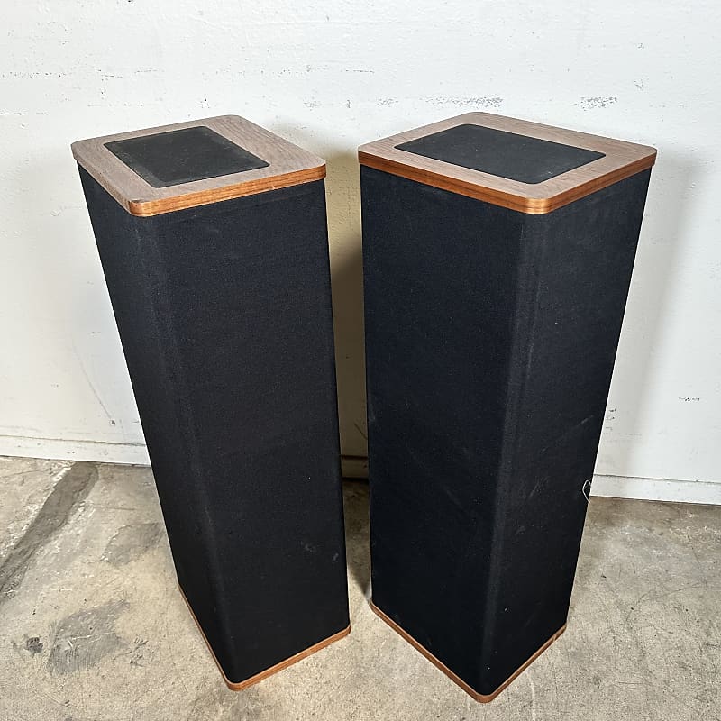 Vandersteen Model Floor Standing Speakers Reverb