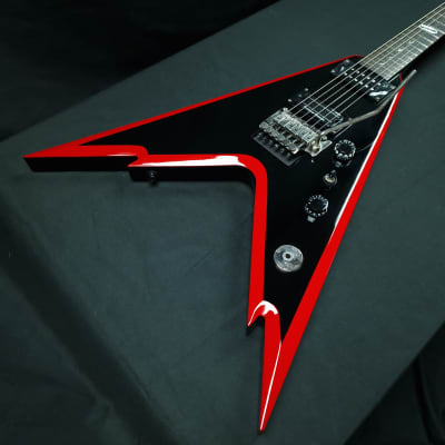 Dean Dime Razorback V Dimebag Darrell Signature Two Tone Black