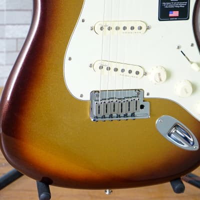 Fender American Ultra Stratocaster with Maple Fretboard - Mocha Burst image 5