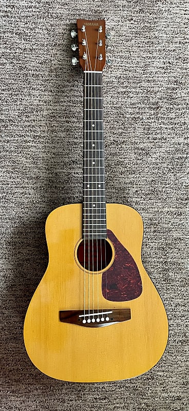 Yamaha FG-Junior JR-1 アコースティックギター Yamaha FG-Junior JR1 Red Label Acoustic Guitar, Case, Strap