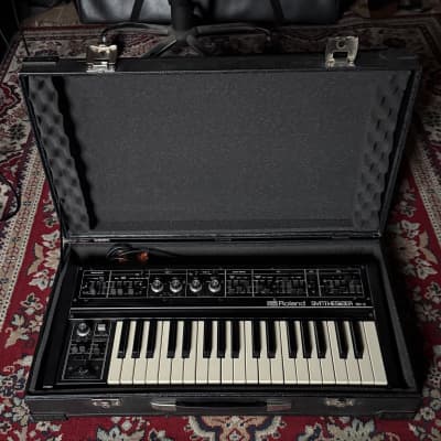 Roland SH-2 "The Monster Bass synth"with Case (SERVICED) 1979