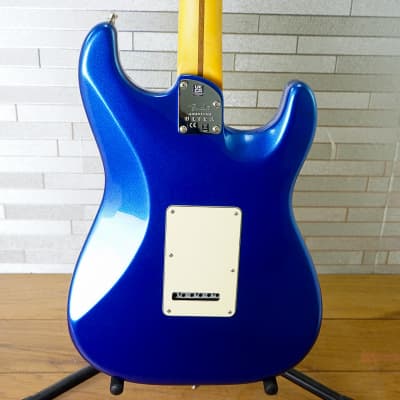Fender American Ultra Stratocaster Left-Handed with Maple Fretboard - Cobra Blue image 2