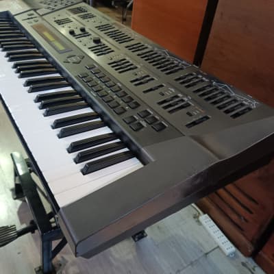 Roland JD-800 61-Key Programmable Synthesizer 1991 - 1995 - Carbon