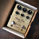 Bearfoot FX Honey Bee Plus Gold Sparkle Overdrive