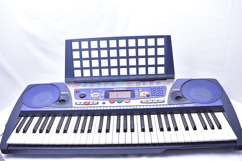 Yamaha PSR-E262 Portable Keyboard Black image 1
