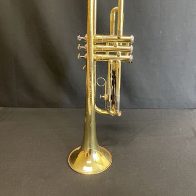 Getzen Used Student Trumpet 300 Series image 8