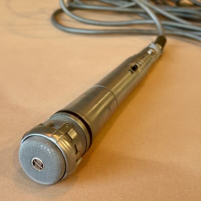 Vintage Aiwa M18 (Crown MC80) Crystal Microphone for Display RCA