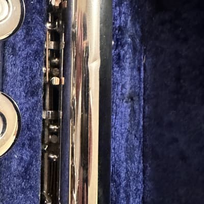 Armstrong 104 Student Model Closed-Hole Flute with C Foot, Offset G 2010s - Silver-Plated image 4