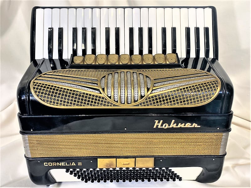 HOHNER CORNELIA III 3 REEDS ACCORDION RRH81 Reverb