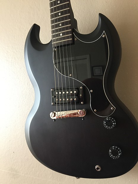 Epiphone SG Junior Jr Worn Black Limited Edition Custom Shop