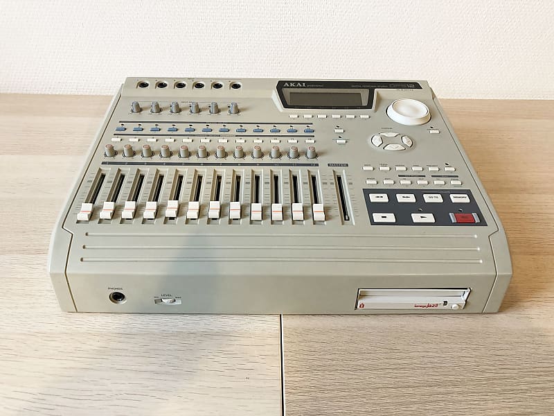 AKAI DPS-12 Digital 12 track recorder