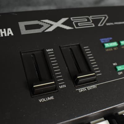 Yamaha DX27 Digital Programmable Synthesizer in Very Good Condition From Japan image 3