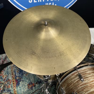 Zildjian - 18" A Series Thin Ride, 4 Sizzle Holes, No Rivets 1360g 1970's image 2