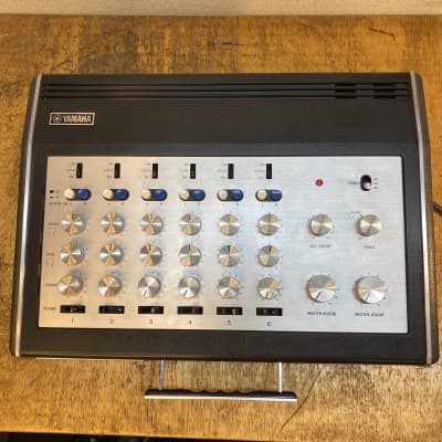 Yamaha EM-70 6 channel mixer with built in reverb, Aux in