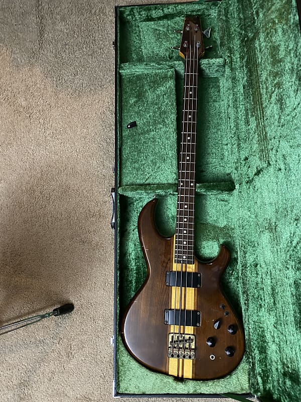 1980 Aria Pro II SB-900 with original Super Bass case