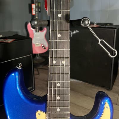 Fender American Ultra Stratocaster HSS Cobra Blue w/ Rosewood Fretboard image 4