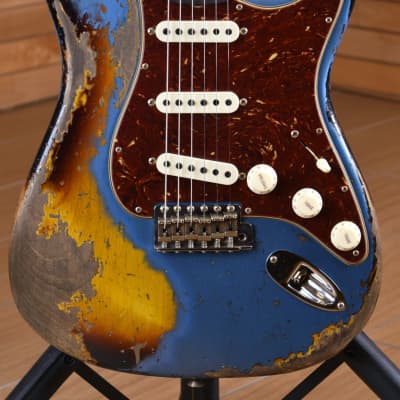 Fender Custom Limited Edition Roasted '60s Stratocaster Super Heavy Relic Lake Placed Blue over 3 Color Sunburst image 12