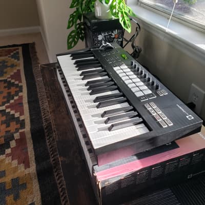 Novation Launchkey 37 MKIII MIDI Keyboard Controller 2020 - Present - Black