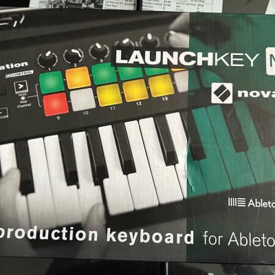 Novation LaunchKey Mini Mk2 25-key Keyboard USB/MIDI Controller LaunchKeyMini