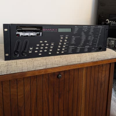 E-MU Systems Emax II Rackmount 16-Voice Sampler Workstation Model 2213